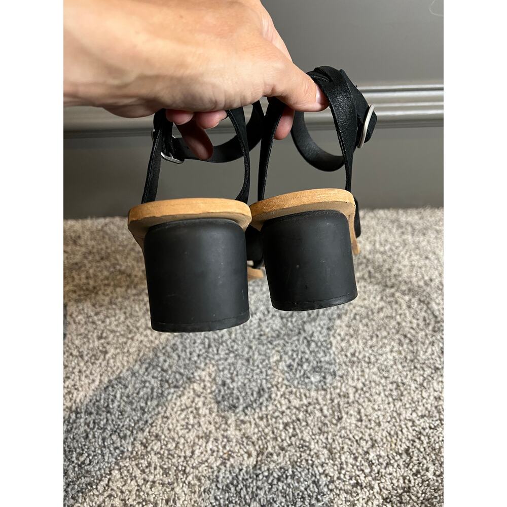 Lucky Brand Black Sandals Ankle Strap Round 1 1/2” Heel Women’s Sz 5 casual - Picture 3 of 5